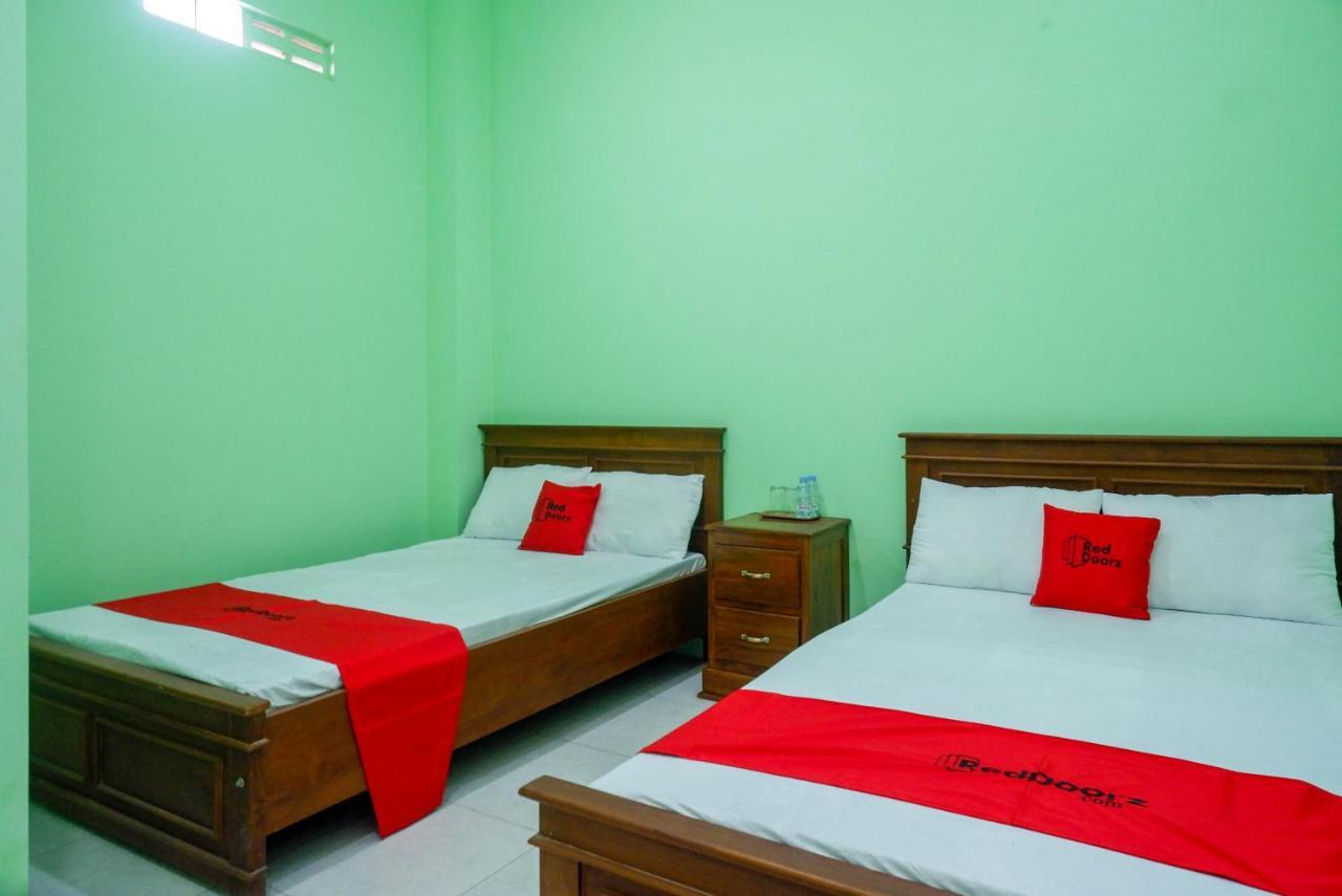 RedDoorz Syariah near Monumen Jogja Kembali Hotel Kejayan Bagian luar foto