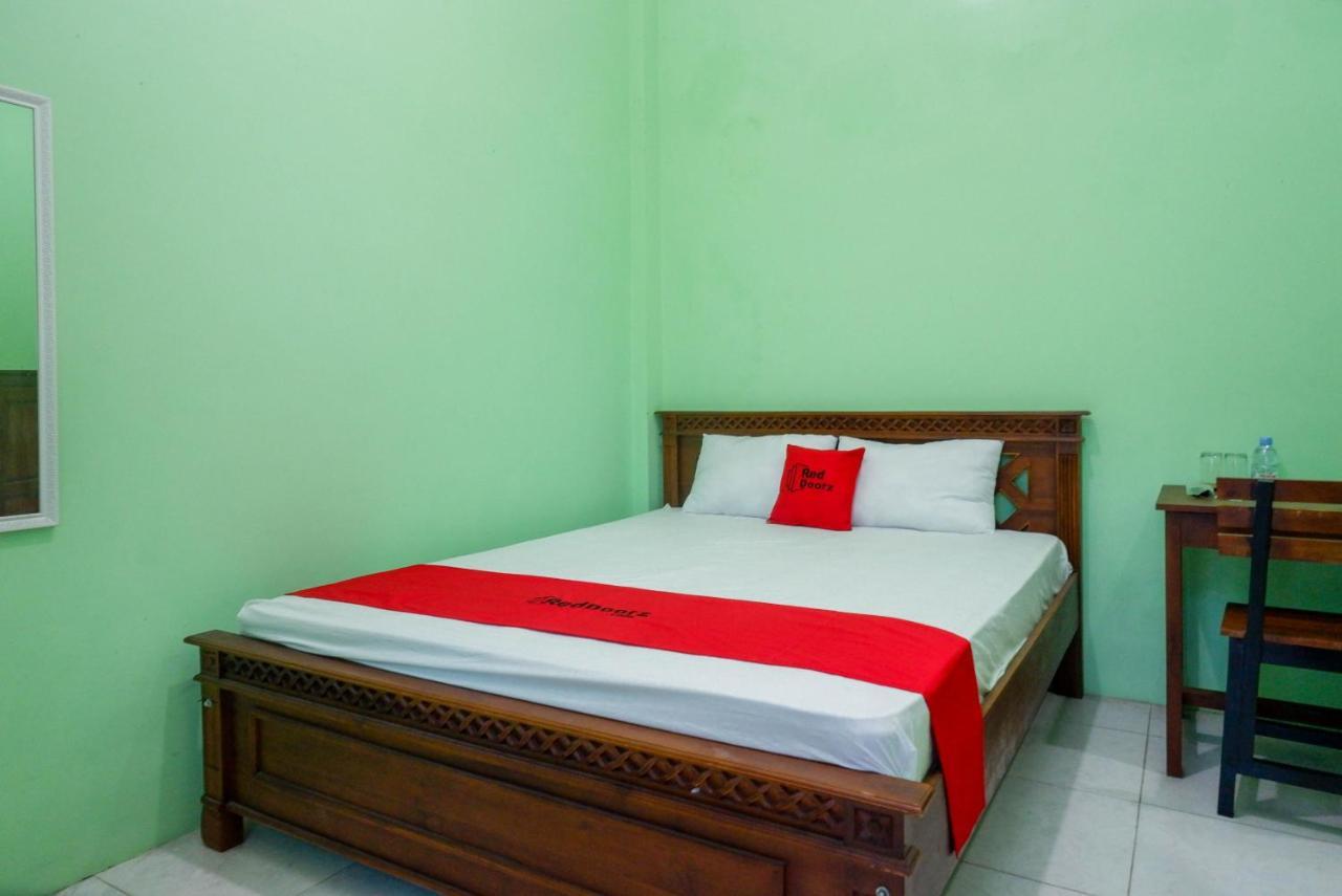 RedDoorz Syariah near Monumen Jogja Kembali Hotel Kejayan Bagian luar foto