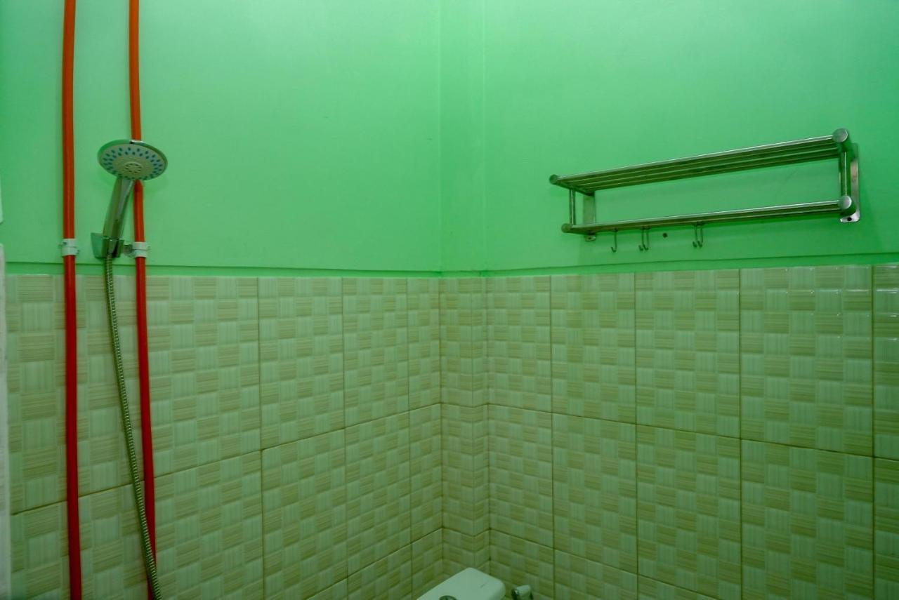 RedDoorz Syariah near Monumen Jogja Kembali Hotel Kejayan Bagian luar foto